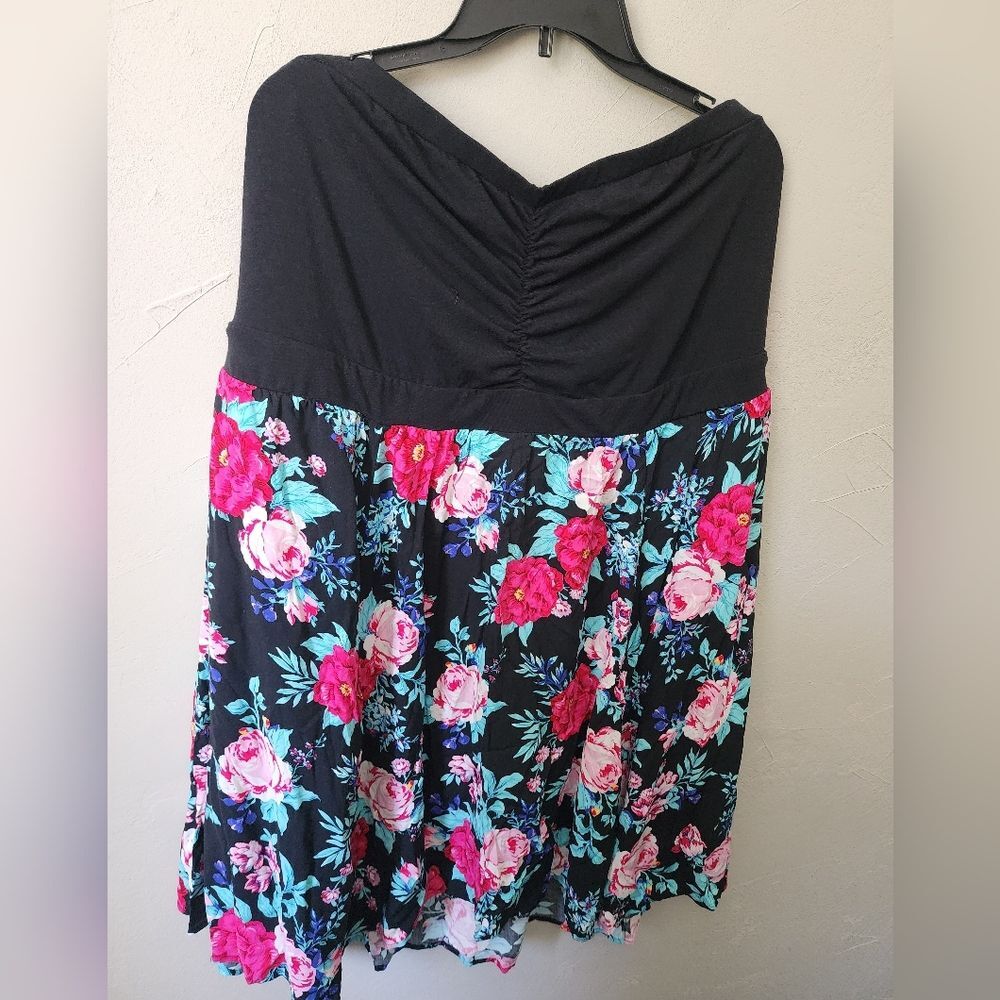Torrid Black Floral Top Size 2X